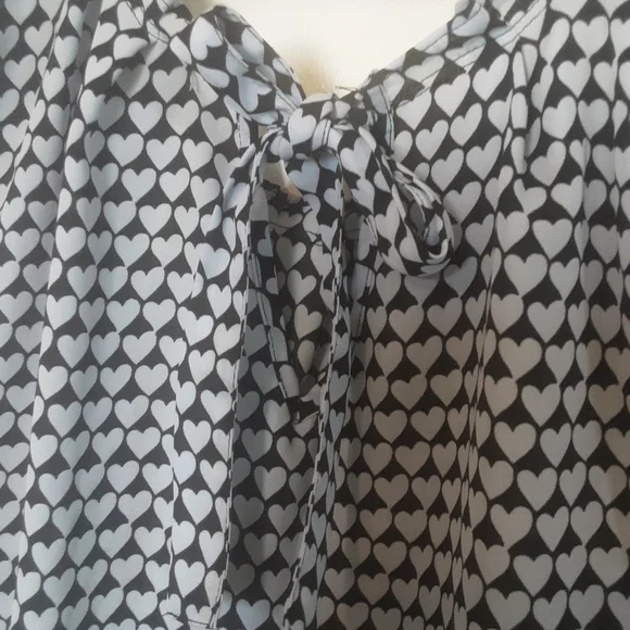 Lauren Conrad Back Bow Tie Heart Patterned Blouse Sz L - Picture 4 of 6